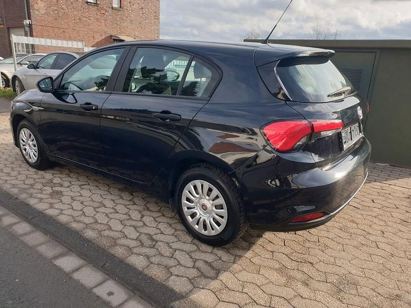 Gebraucht Fiat Tipo Pop 95 PS (69 kW) 2017 Schwarz Limousine
