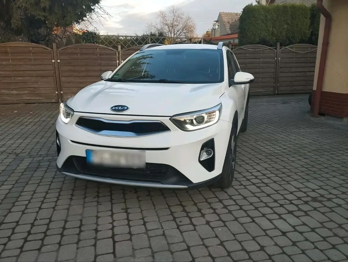 Gebraucht Kia Stonic 115 PS (84 kW) 2020 Weiß SUV