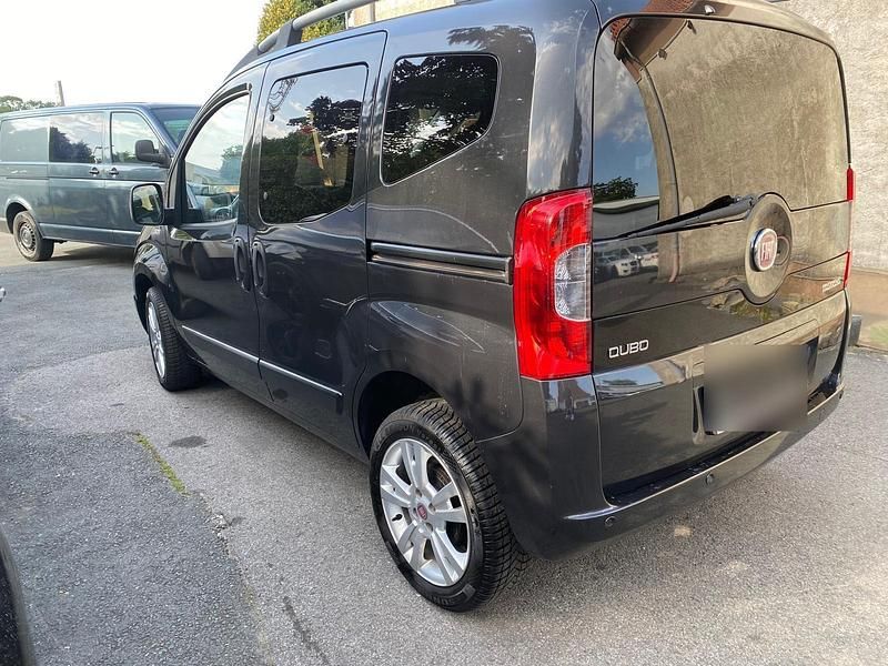 Schwarz Gebraucht 2010 Fiat Qubo Trekking Van / Kleinbus | 3.100 € (Fairer Preis) - Bild 1/4