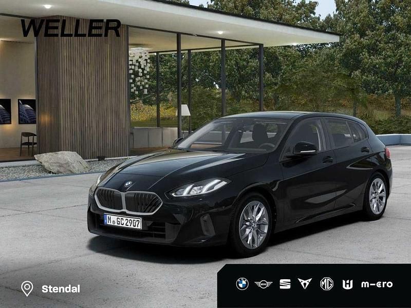 Schwarz (schwarz) Neu 2025 BMW 120 Comfort Edition Kleinwagen | 34.790 € (Superpreis) - Bild 1/4