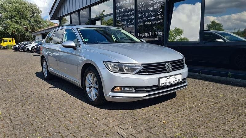Silber Gebraucht 2015 VW Passat Comfortline Kombi | 7.190 € (Guter Preis) - Bild 1/4
