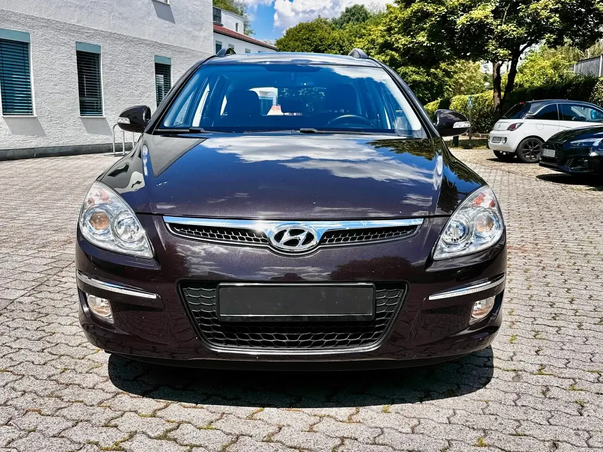 Gebraucht Hyundai i30 116 PS (85 kW) 2010 Braun Kombi