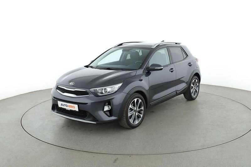 Grau Gebraucht 2020 Kia Stonic DREAM-TEAM Edition SUV | 16.550 € (Teuer) - Bild 1/3