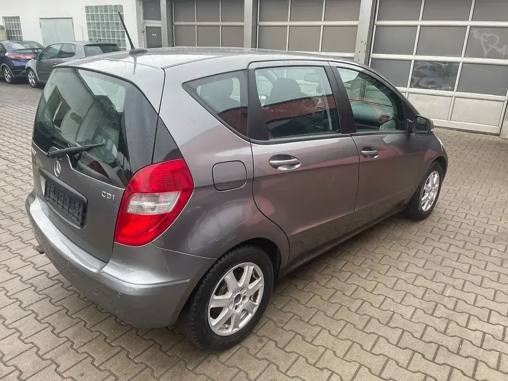 Gebraucht Mercedes A180 109 PS (80 kW) 2009 Grau Limousine