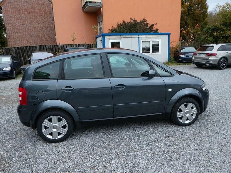 Grau Gebraucht 2003 Audi A2 Kleinwagen | 3.999 € (Guter Preis) - Bild 1/4