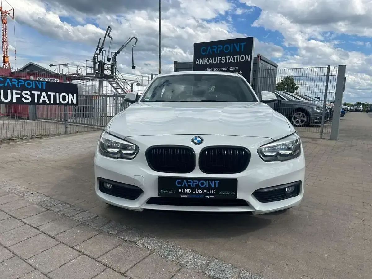 Gebraucht BMW 116 Advantage 109 PS (80 kW) 2015 Weiß Kleinwagen