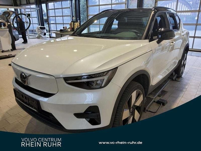 Gebraucht Volvo XC40 Core 169 kW (231 PS) 2023 Weiß crystal white / metallic SUV