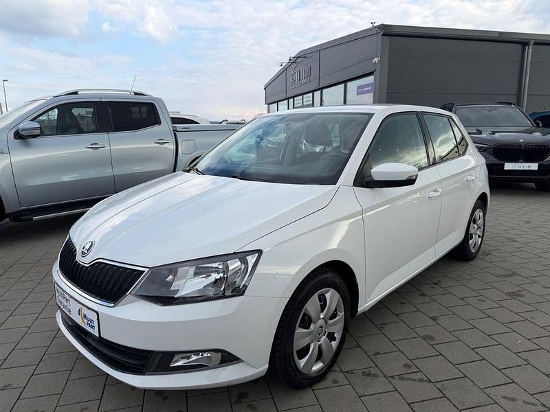 Gebraucht Skoda Fabia Ambition 75 PS (55 kW) 2015 Weiß Limousine