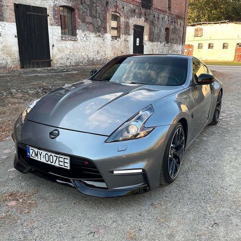 Grau Gebraucht 2012 Nissan 370Z Nismo Coupé | 19.999 € - Bild 1/4