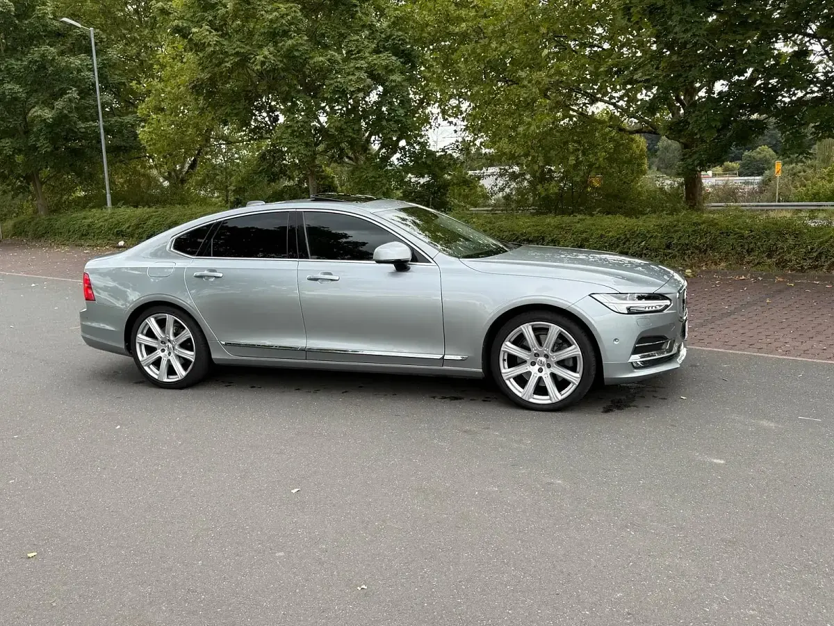 Second-hand Volvo S90 254 CP (186 kW) 2016 Argintiu Berlinǎ