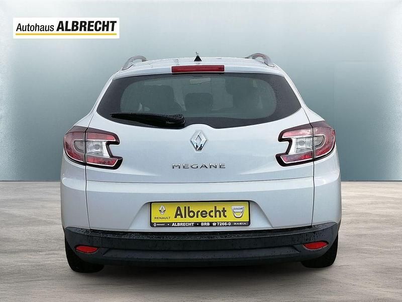 Gebraucht Renault Mégane III Expression 110 PS (80 kW) 2011 Weiß Limousine