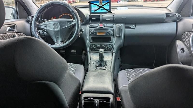 Gebraucht Mercedes C180 154 PS (113 kW) 2003 Schwarz Limousine