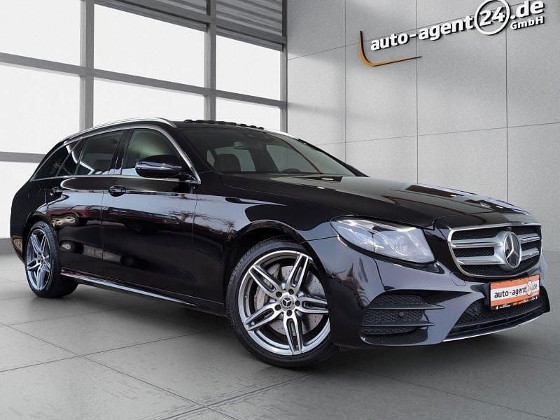 Obsidianschwarz metallic (mb 9197) Gebraucht 2018 Mercedes E400 AMG Kombi | 33.990 € (Fairer Preis) - Bild 1/4