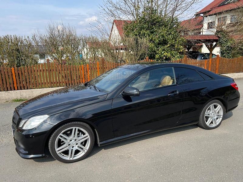 Gebraucht Mercedes E350 265 PS (194 kW) 2012 Schwarz Coupé