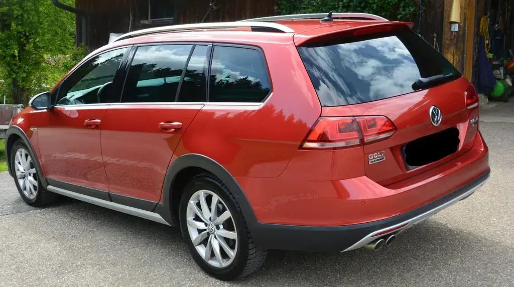 Używany VW Golf Alltrack 184 KM (135 kW) 2016 Czerwony Kombi