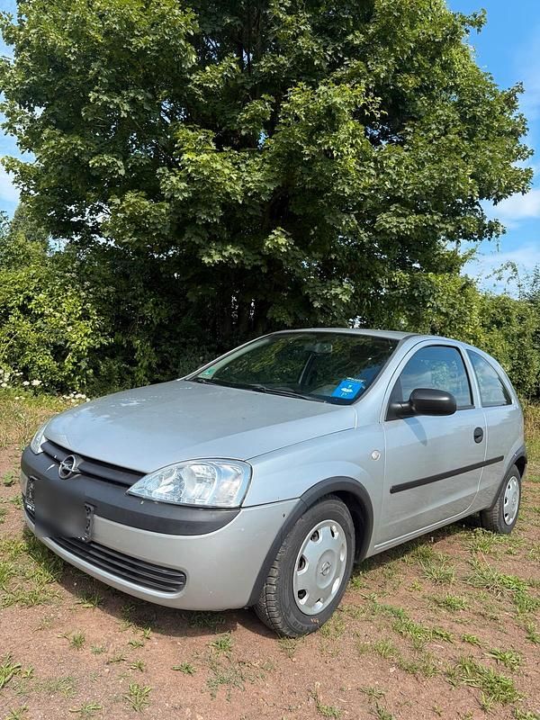 Grau Gebraucht 2003 Opel Corsa Kleinwagen | 500 € (Superpreis) - Bild 1/4