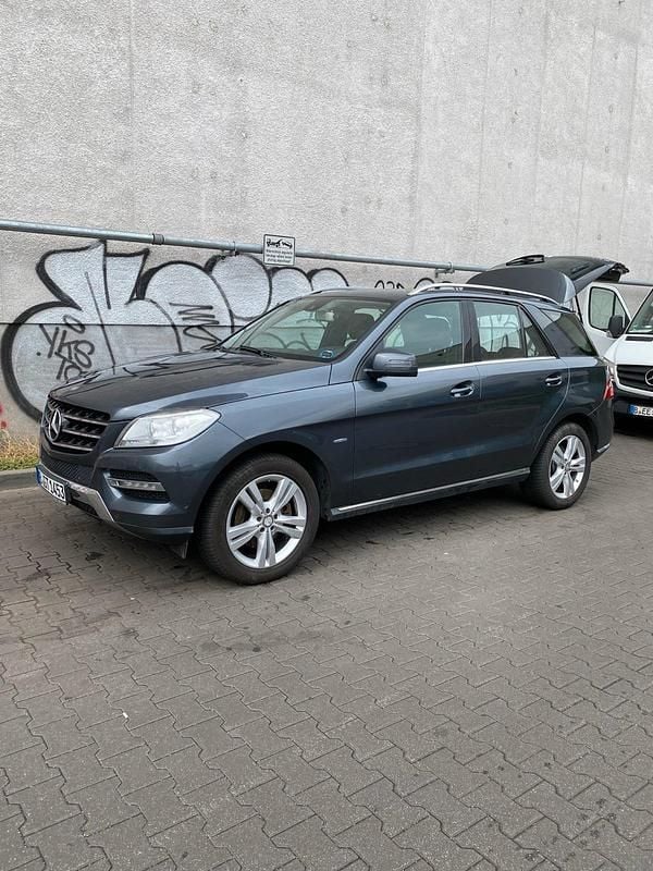 Gebraucht Mercedes ML250 204 PS (150 kW) 2012 Andere farben SUV