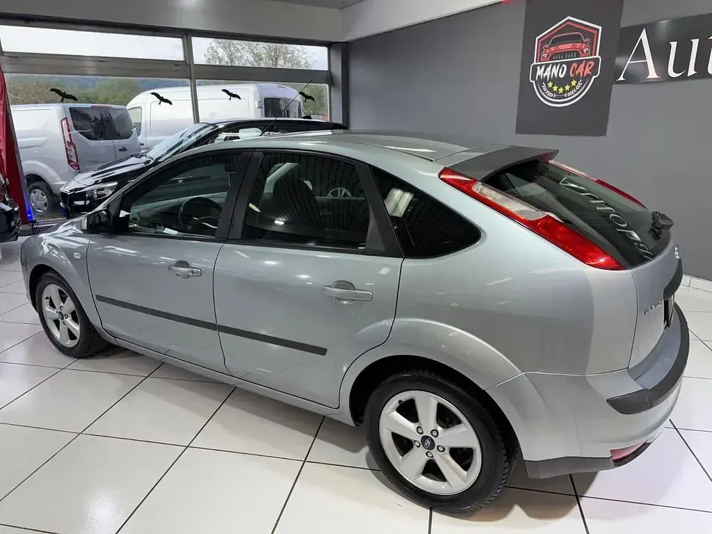 Gebraucht Ford Focus Sport 101 PS (74 kW) 2005 Silber Limousine