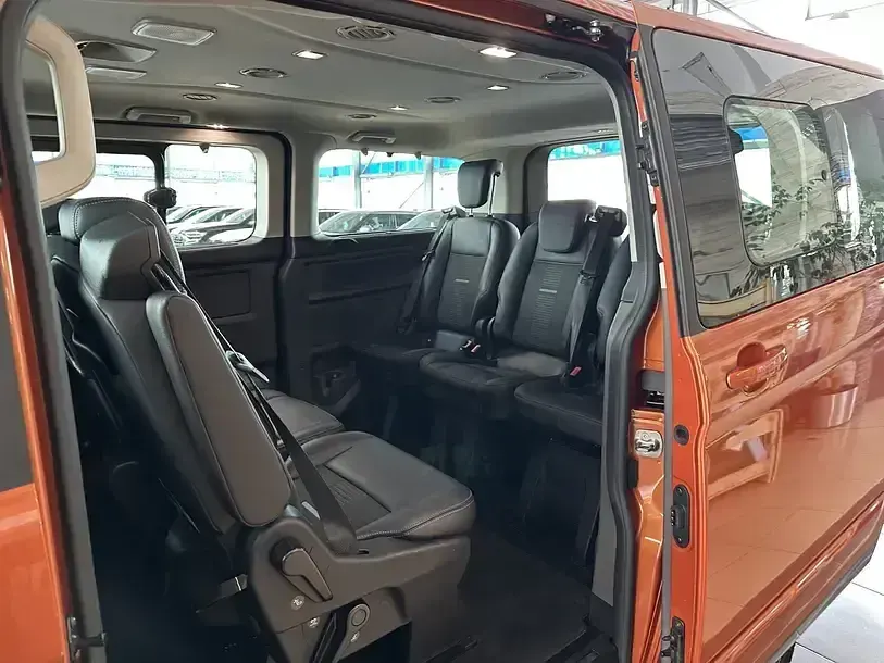 Gebraucht Ford Tourneo Active 150 PS (110 kW) 2022 Orange Van / Kleinbus
