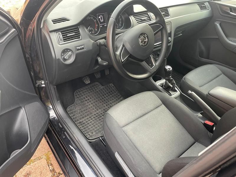 Gebraucht Skoda Rapid 95 PS (69 kW) 2018 Schwarz Kombi