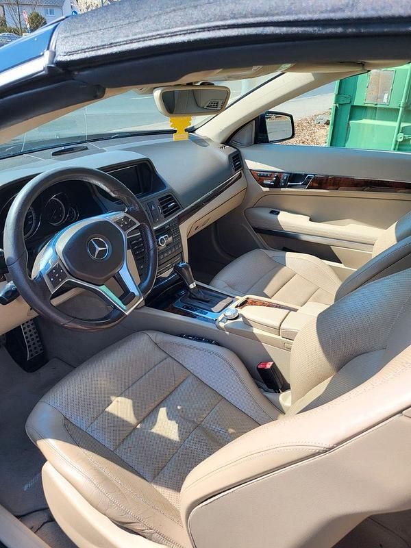 Gebraucht Mercedes E350 265 PS (194 kW) 2013 Schwarz Cabrio