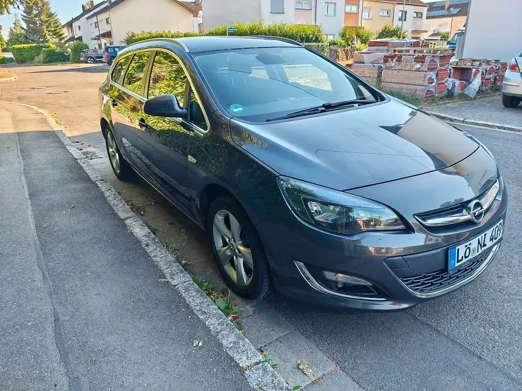 Gebraucht Opel Astra Exklusiv 136 PS (100 kW) 2014 Grau Kombi