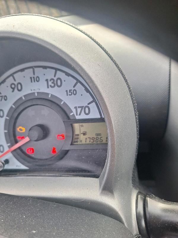 Gebraucht Citroën C1 50 PS (36 kW) 2008 Silber Kleinwagen