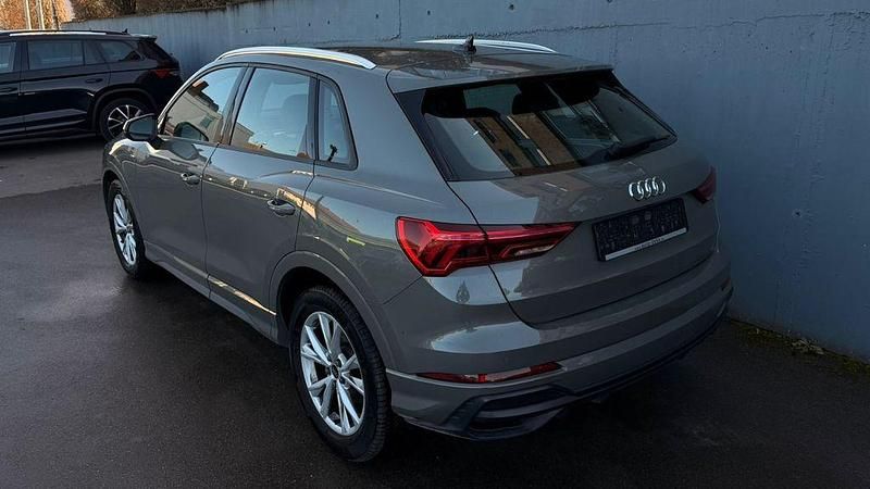 Gebraucht Audi Q3 S-Line 150 PS (110 kW) 2022 Chronosgrau metallic SUV