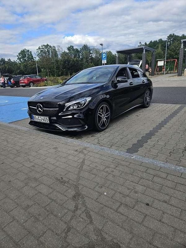 Gebraucht 2016 Mercedes CLA180 Shooting Brake AMG line Kombi | 19.000 € (Teuer) - Bild 1/4