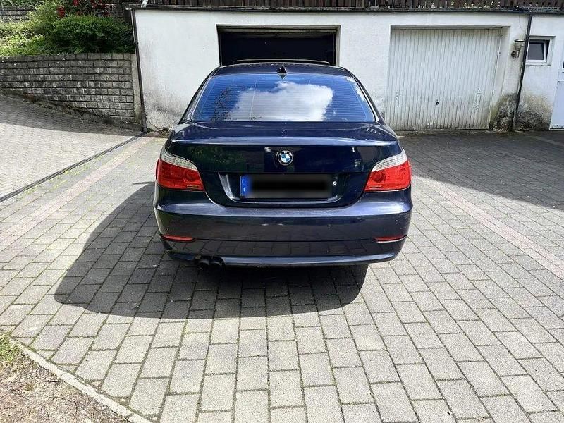 Gebraucht BMW 523 190 PS (139 kW) 2009 Blau Limousine