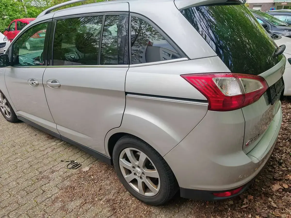 Gebraucht Ford Grand C-Max Titanium 140 PS (102 kW) 2012 Silber Van / Kleinbus