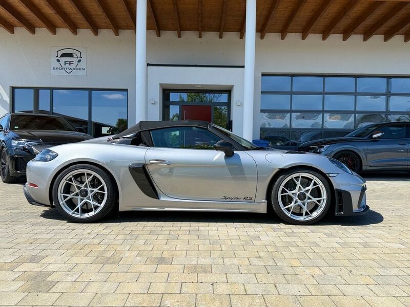Silber Gebraucht 2024 Porsche 718 Spyder Cabrio | 169.880 € (Fairer Preis) - Bild 1/4