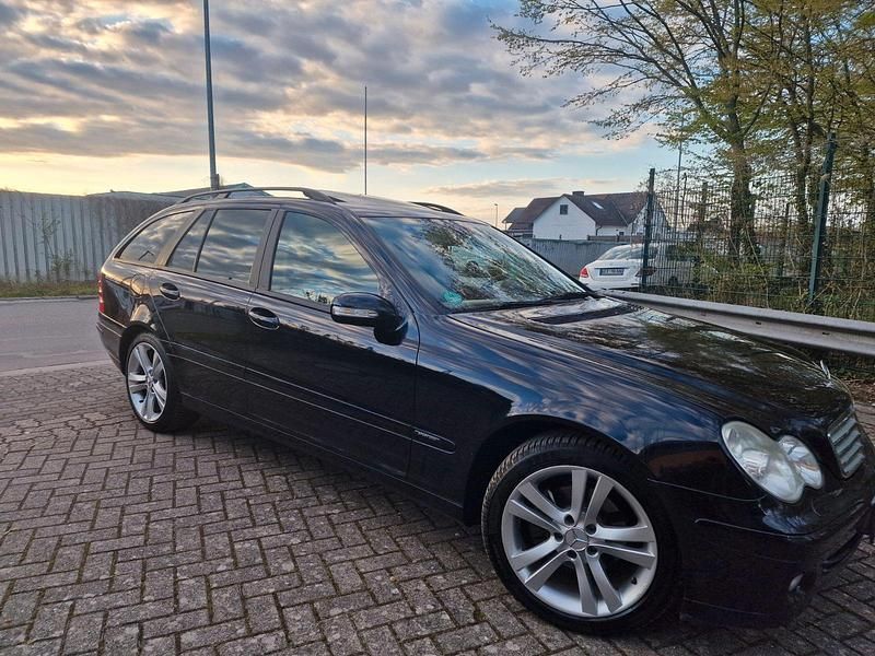 Gebraucht Mercedes C200 163 PS (119 kW) 2005 Schwarz Kombi