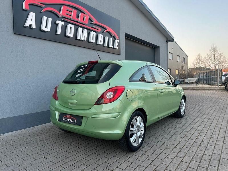 Gebraucht Opel Corsa Innovation 80 PS (58 kW) 2009 Grün Kleinwagen
