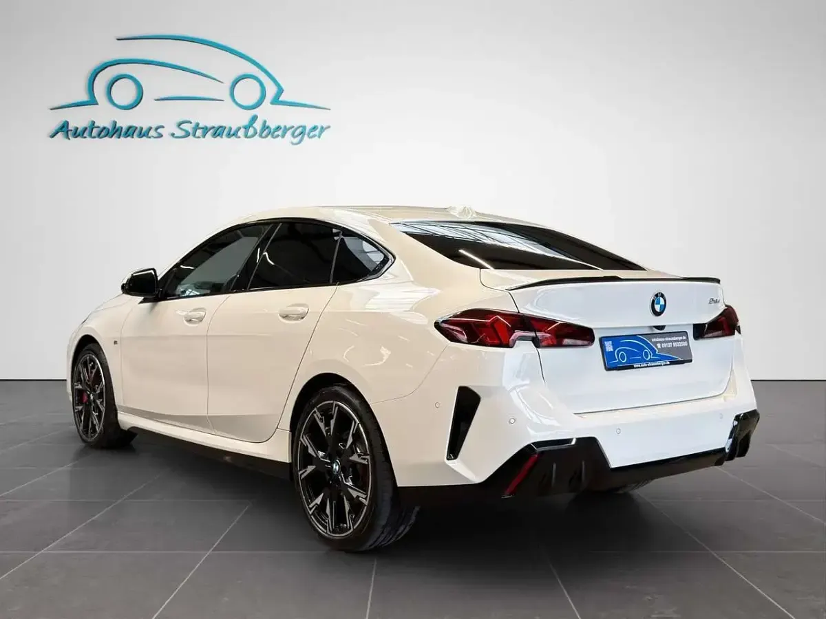 Gebraucht BMW 218 M Sport 150 PS (110 kW) 2025 Alpinweiss iii Coupé