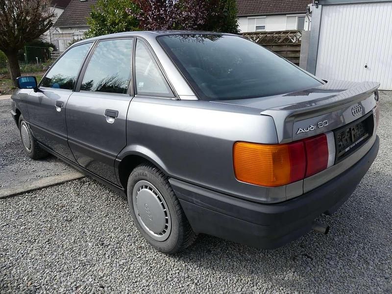 Second-hand Audi 80 90 CP (66 kW) 1992 Gri Berlinǎ