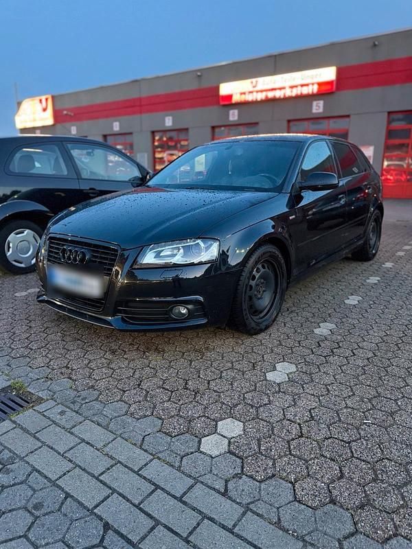 Schwarz Gebraucht 2010 Audi A3 S-Line Limousine | 4.000 € - Bild 1/4