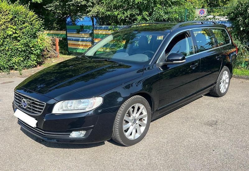 Schwarz Gebraucht 2014 Volvo V70 Momentum Kombi | 8.500 € (Guter Preis) - Bild 1/4