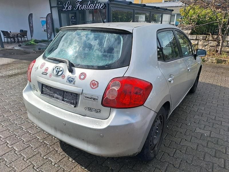 Gebraucht Toyota Auris 97 PS (71 kW) 2008 Silber Kleinwagen