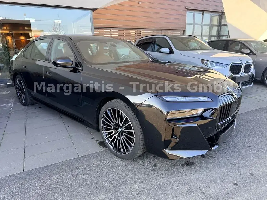 Gebraucht BMW 740 Performance 299 PS (219 kW) 2025 Schwarz Limousine