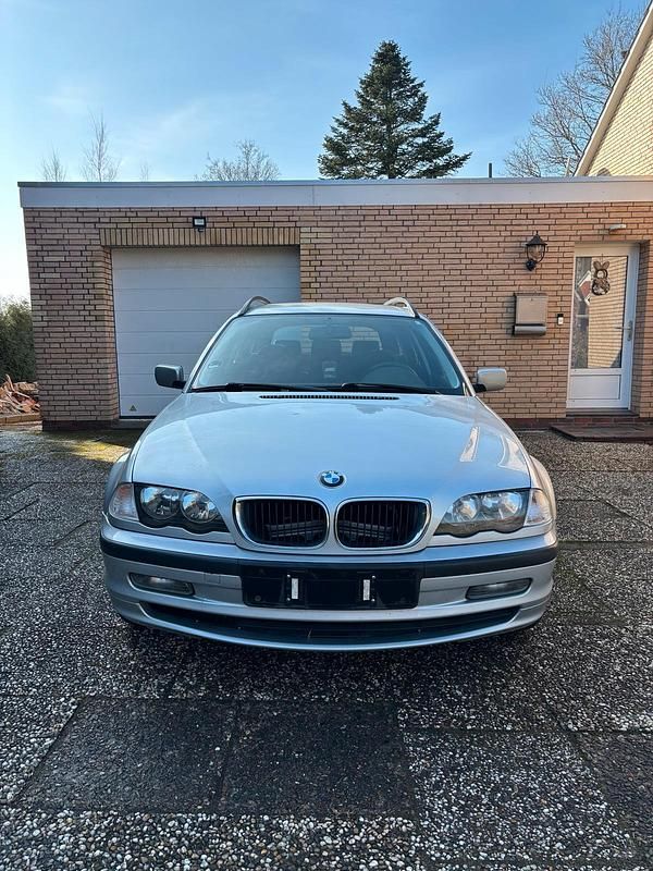 Gebraucht BMW 320 170 PS (125 kW) 2021 Silber Kombi