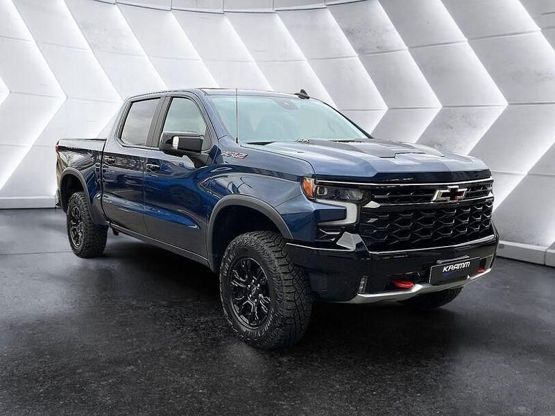 Gebraucht Chevrolet Silverado 426 PS (313 kW) 2021 Blau SUV