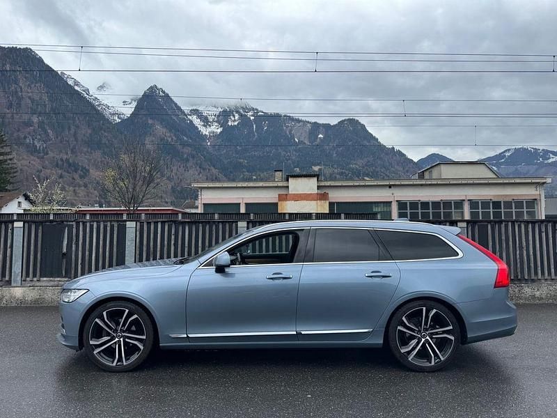 Gebraucht Volvo V90 Inscription 190 PS (139 kW) 2018 Grau Kombi