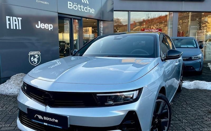 Neu Opel Astra 114 kW (156 PS) 2026 Grau/typ aussenverkleidung met Limousine