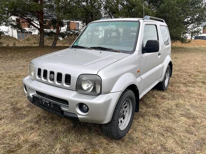Second-hand Suzuki Jimny 82 CP (60 kW) 2000 Argintiu SUV