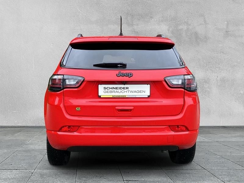 Gebraucht Jeep Compass 131 PS (96 kW) 2024 Rot SUV