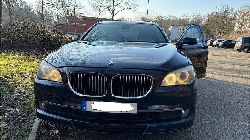 Gebraucht BMW 740 326 PS (239 kW) 2009 Blau Limousine
