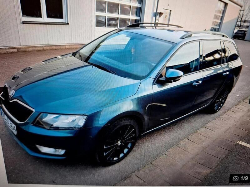 Grau Gebraucht 2016 Skoda Octavia Kombi | 10.900 € (Fairer Preis) - Bild 1/4
