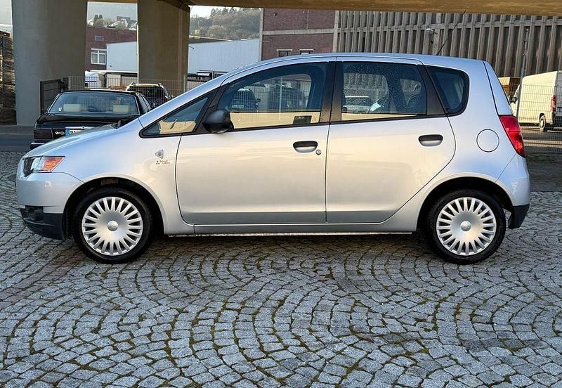 Gebraucht Mitsubishi Colt 95 PS (69 kW) 2010 Silber Kleinwagen