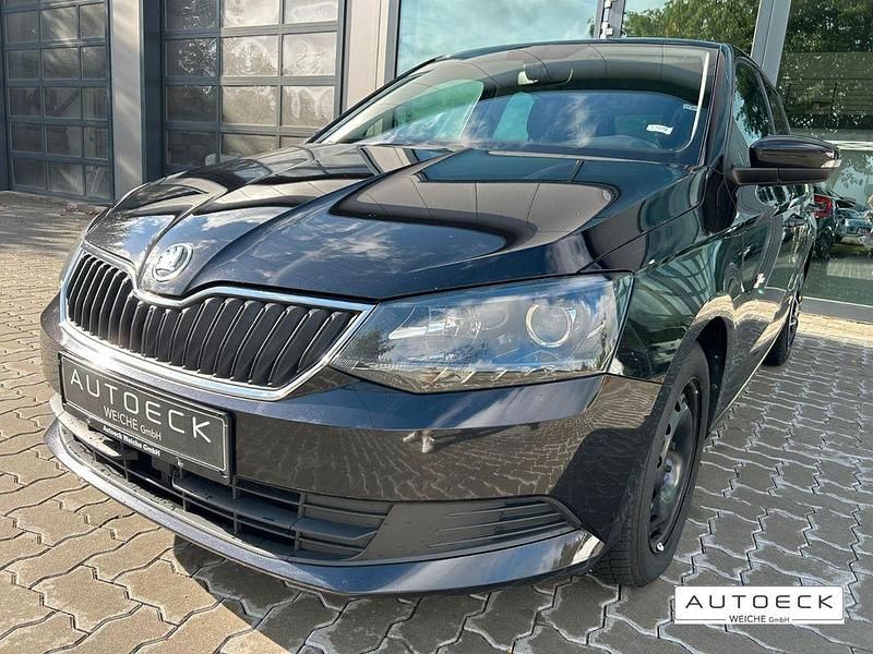Schwarz Gebraucht 2016 Skoda Fabia Kombi | 8.990 € (Fairer Preis) - Bild 1/4